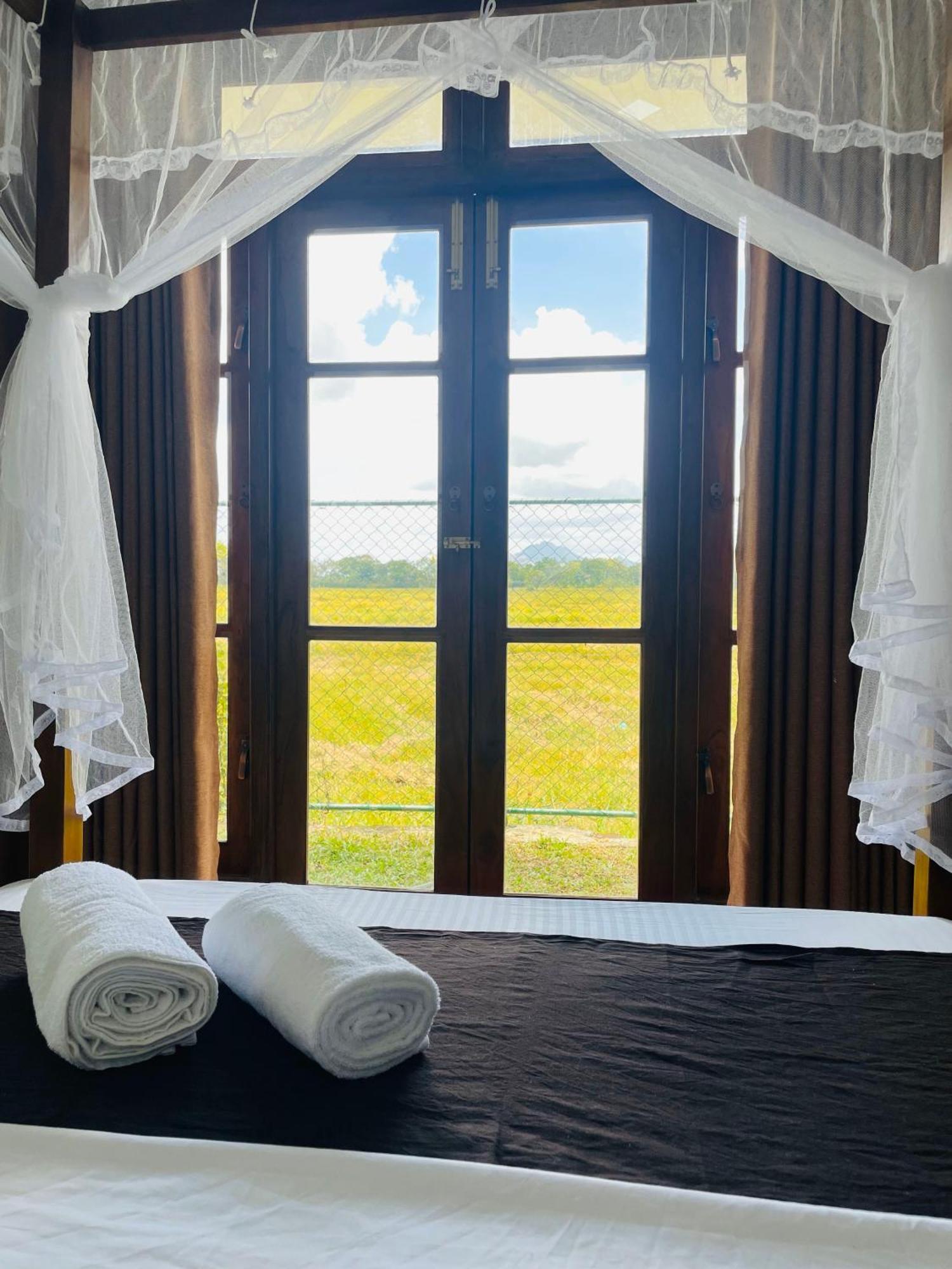 The Lotus Villa Sigirîya Extérieur photo